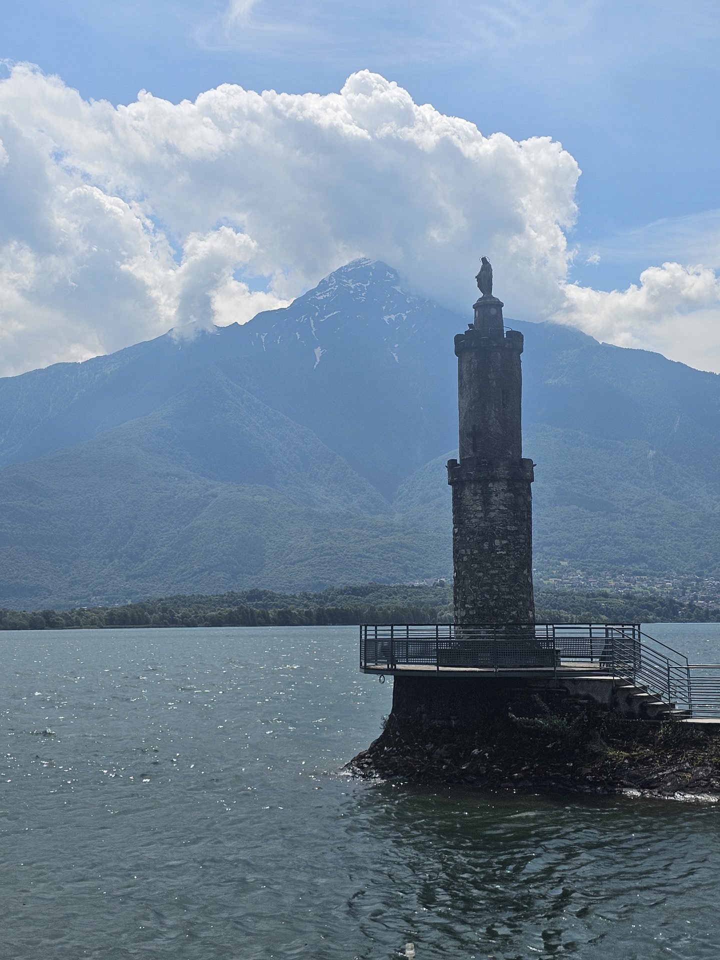 Lake Como: the old hamlet path from Gera Lario to Domaso