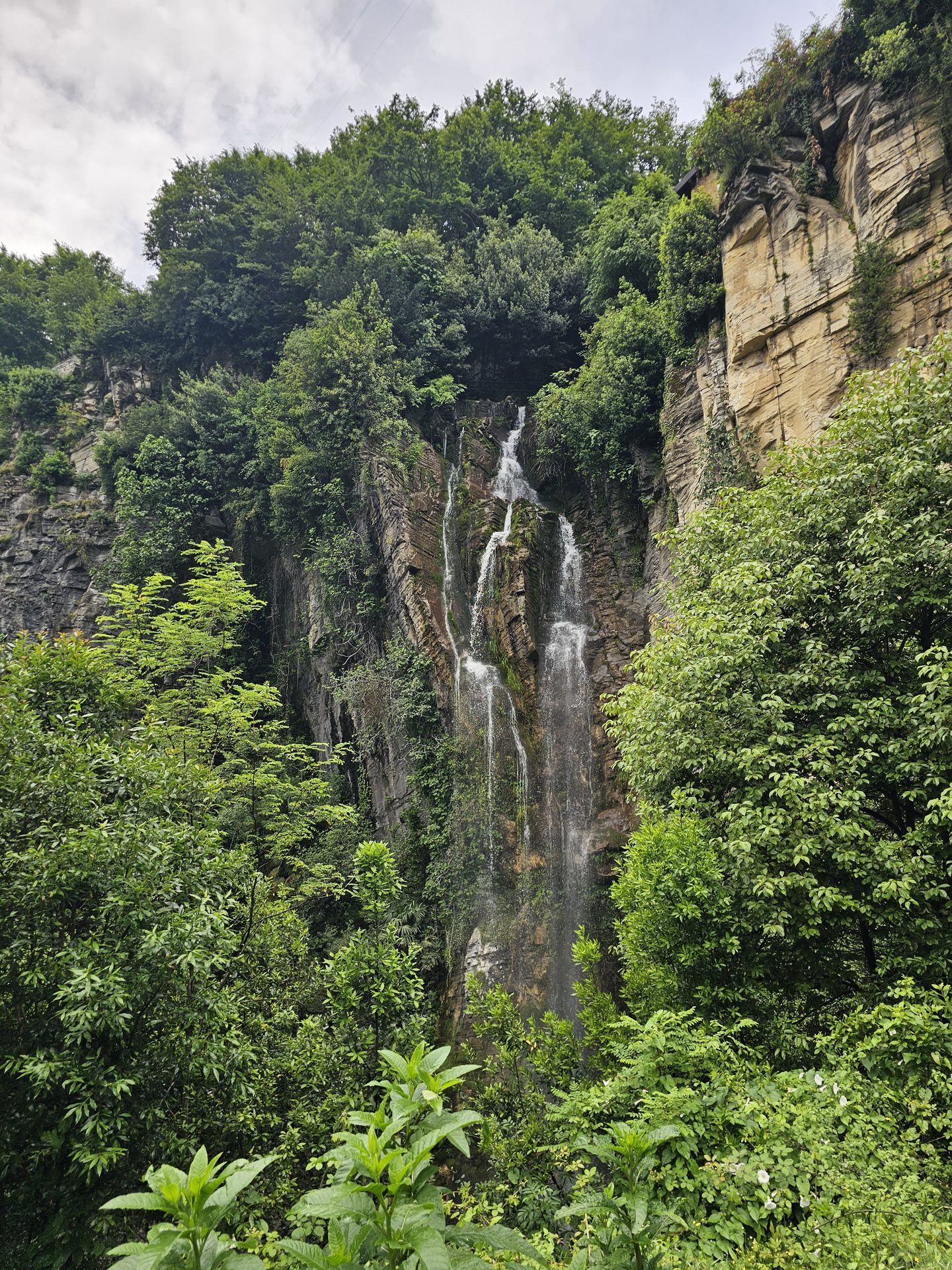 Lake Como: a walk above Moltrasio